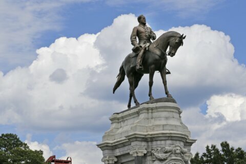 Probe: No wrongdoing in Richmond statue-removal contract