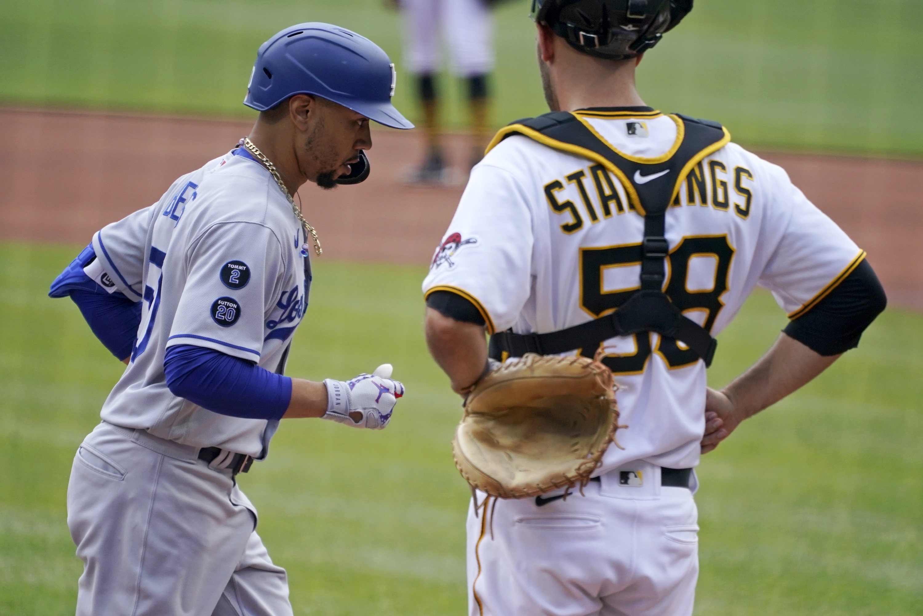 Dodgers' Justin Turner says pinkie is fine after being hit by