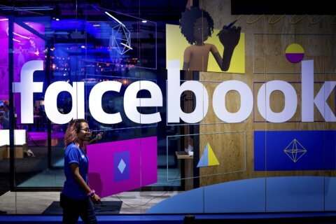 Facebook asks recusal of FTC head in antitrust case decision