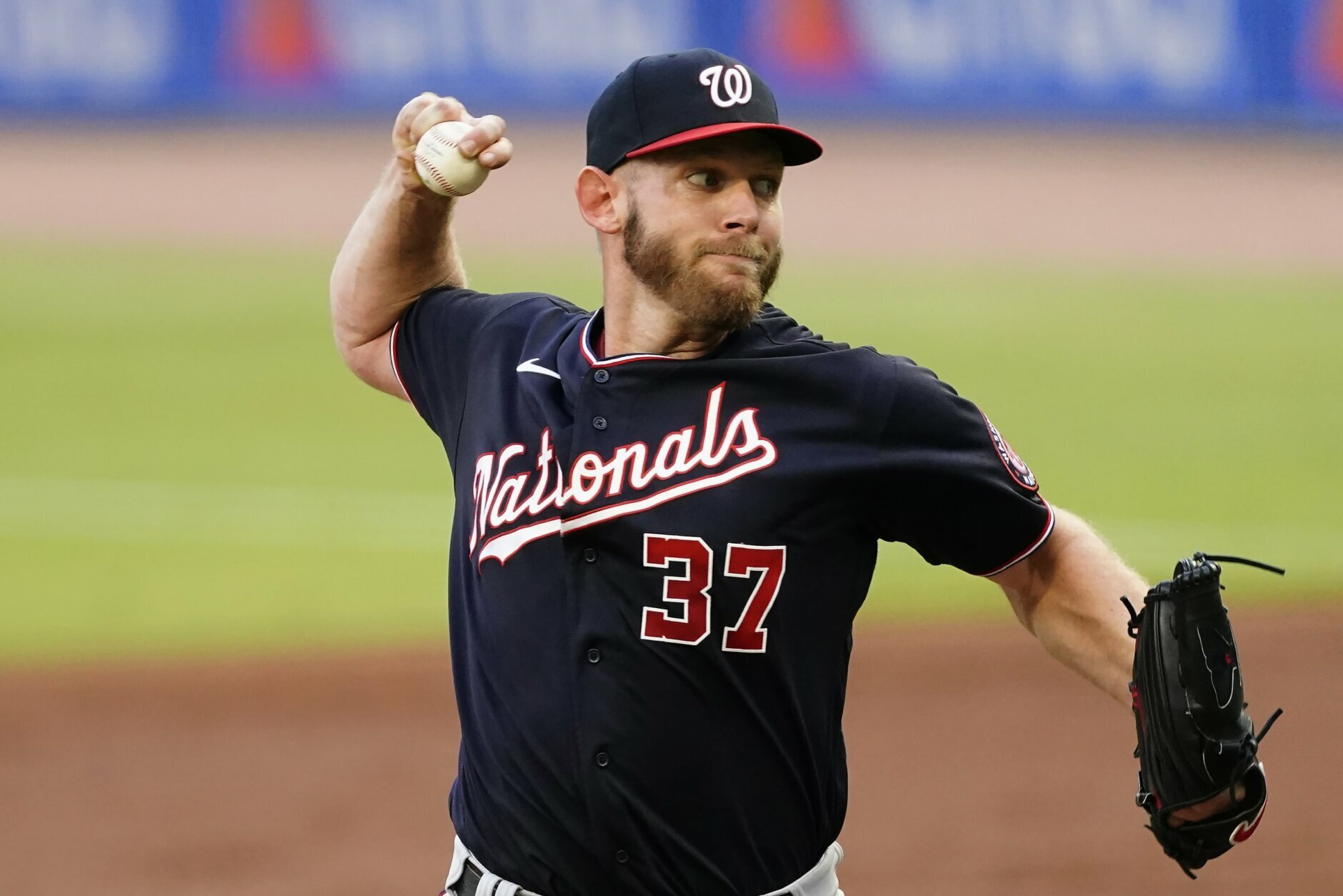 Strasburg pitches Nationals to win over Braves