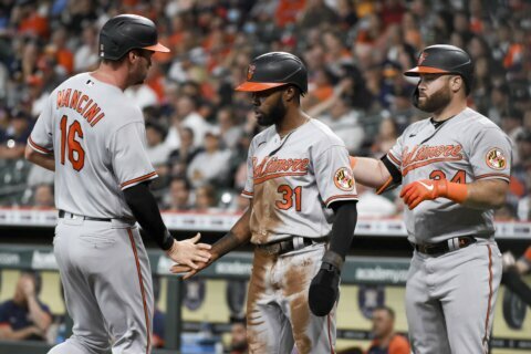 Hays homers to help Orioles to 5-2 win to sweep Astros