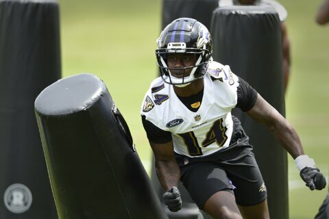 Ravens receiver Watkins moves from one contender to another