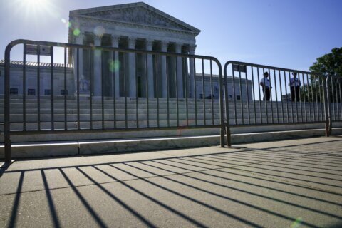 Supreme Court leaves CDC eviction moratorium in place