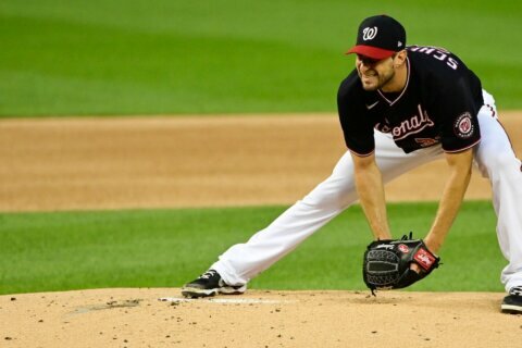 Max Scherzer exits vs. Giants with lower-body injury, says he’s day-to-day