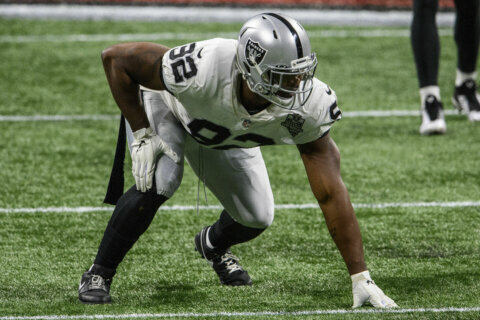 Ravens sign DE Chris Smith, formerly with Raiders