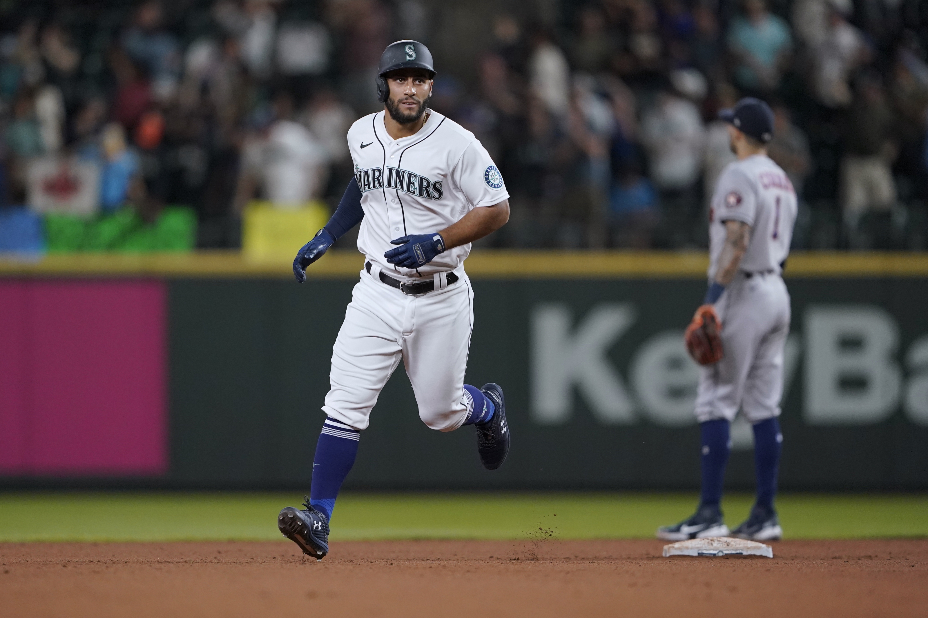 Analysis: How will the Mariners pitch to Yordan Alvarez now?