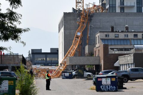 5 killed in crane collapse at residential tower in Canada