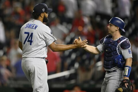 Dodgers win 8th straight, top Nats 5-3 behind Pollock’s hit