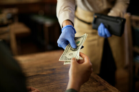 Despite intent, Americans are not better tippers now