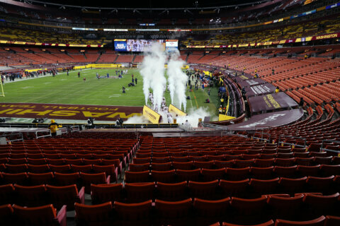 Hundreds of job openings at FedEx Field