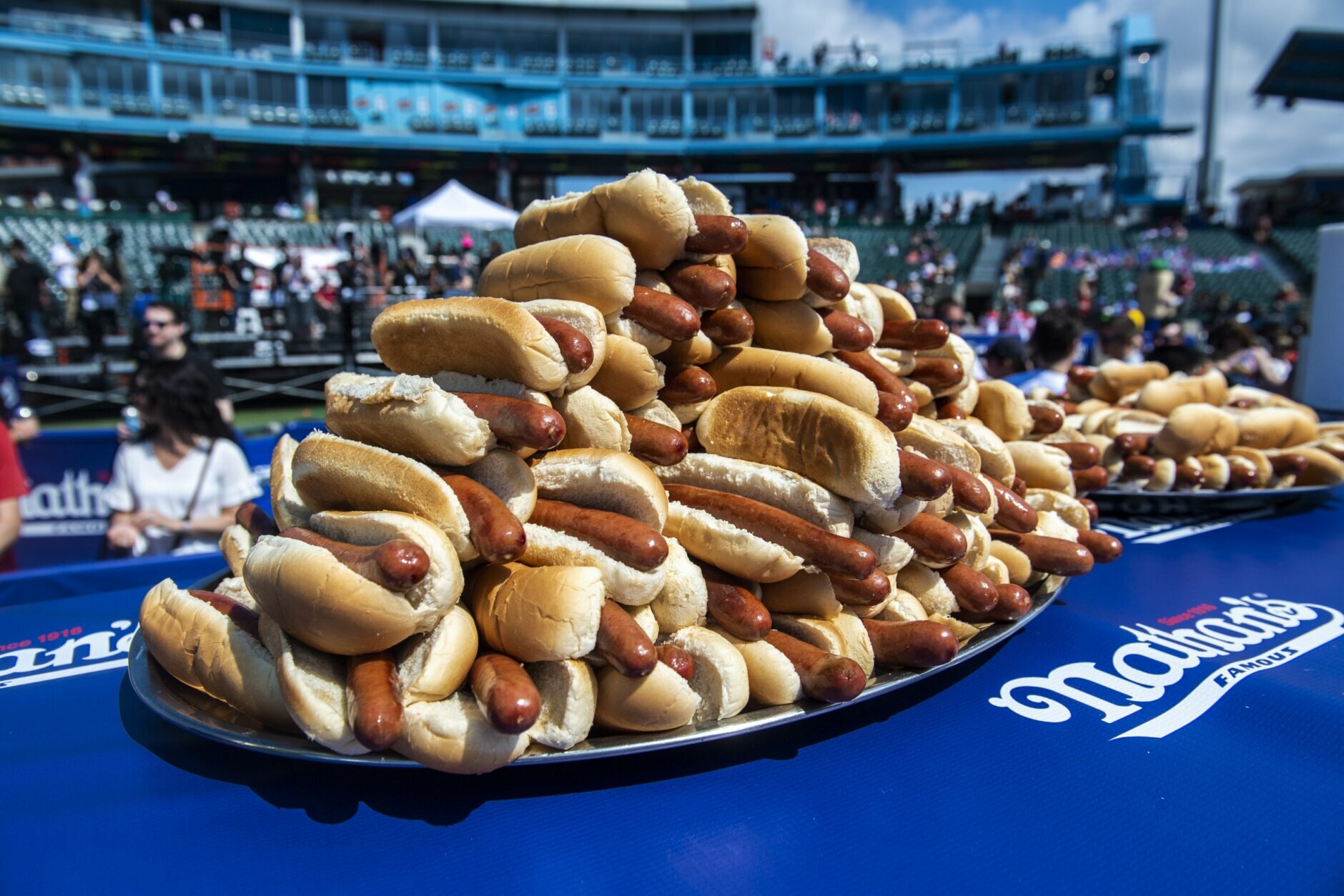 Joey Chestnut sets new record at postpandemic hot dog race WTOP News