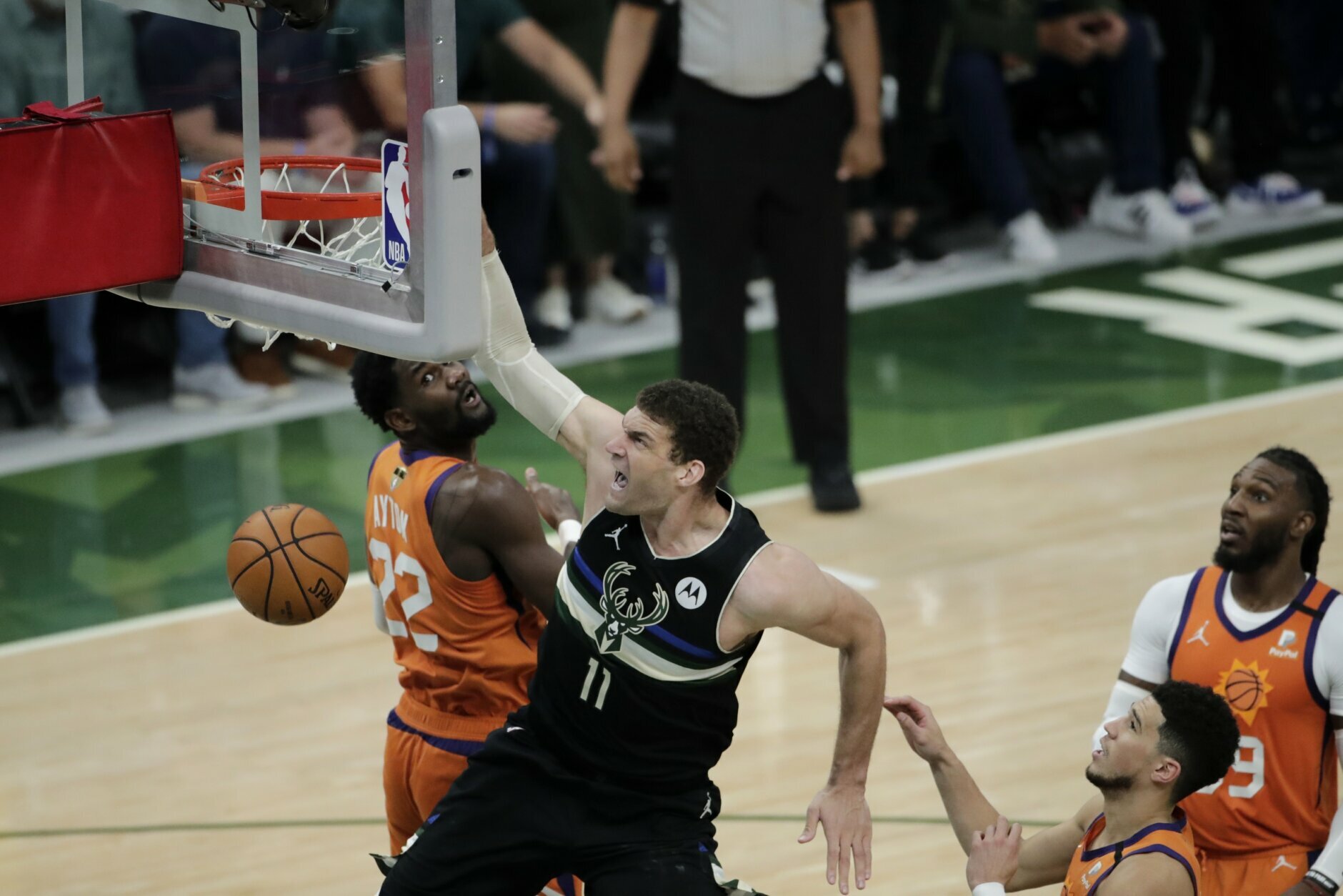 Bucks' 50-year wait ends with a title behind 50 from Giannis