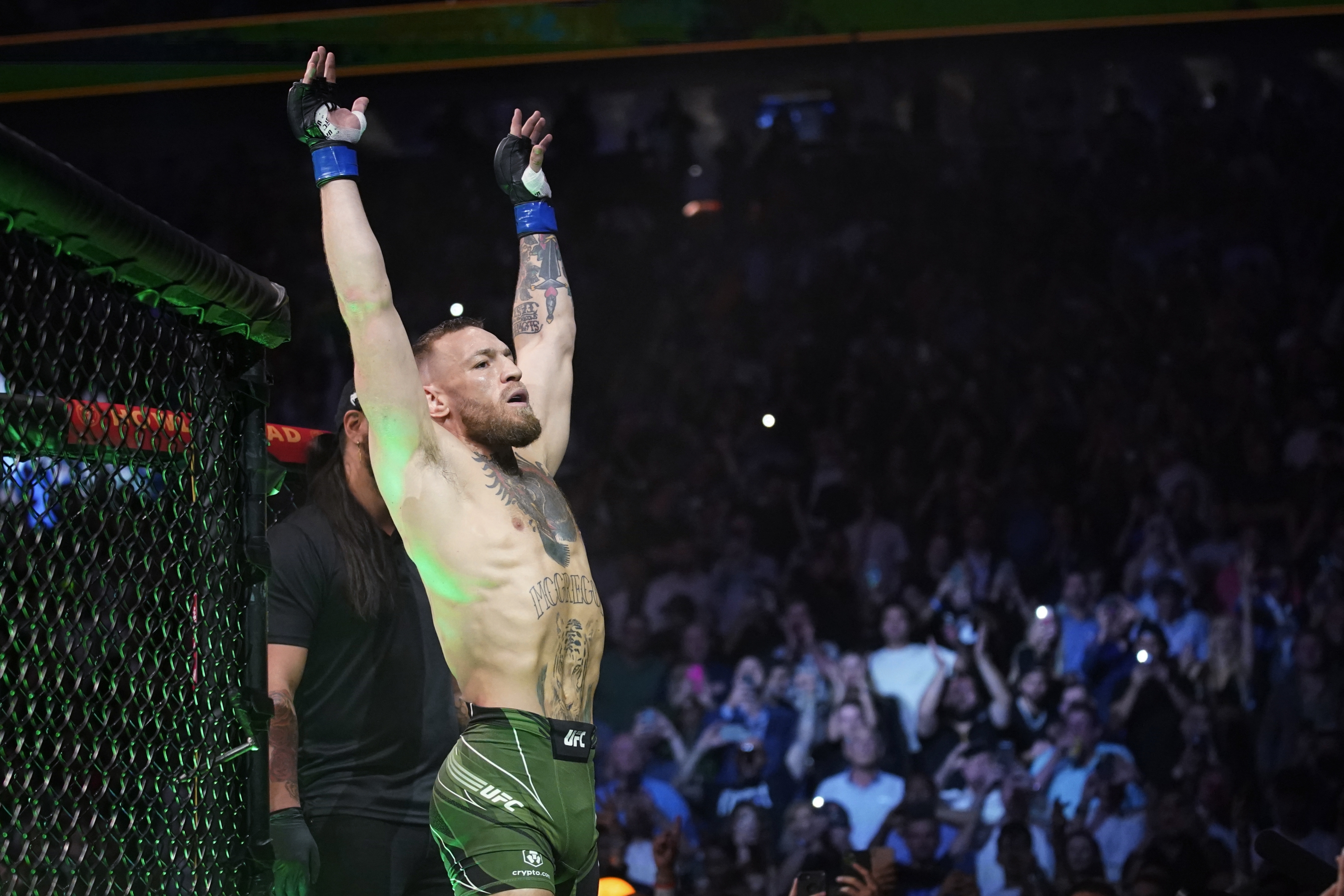 Conor McGregor backed to fill out 70,000 seat stadium for UFC comeback  fight - Mirror Online