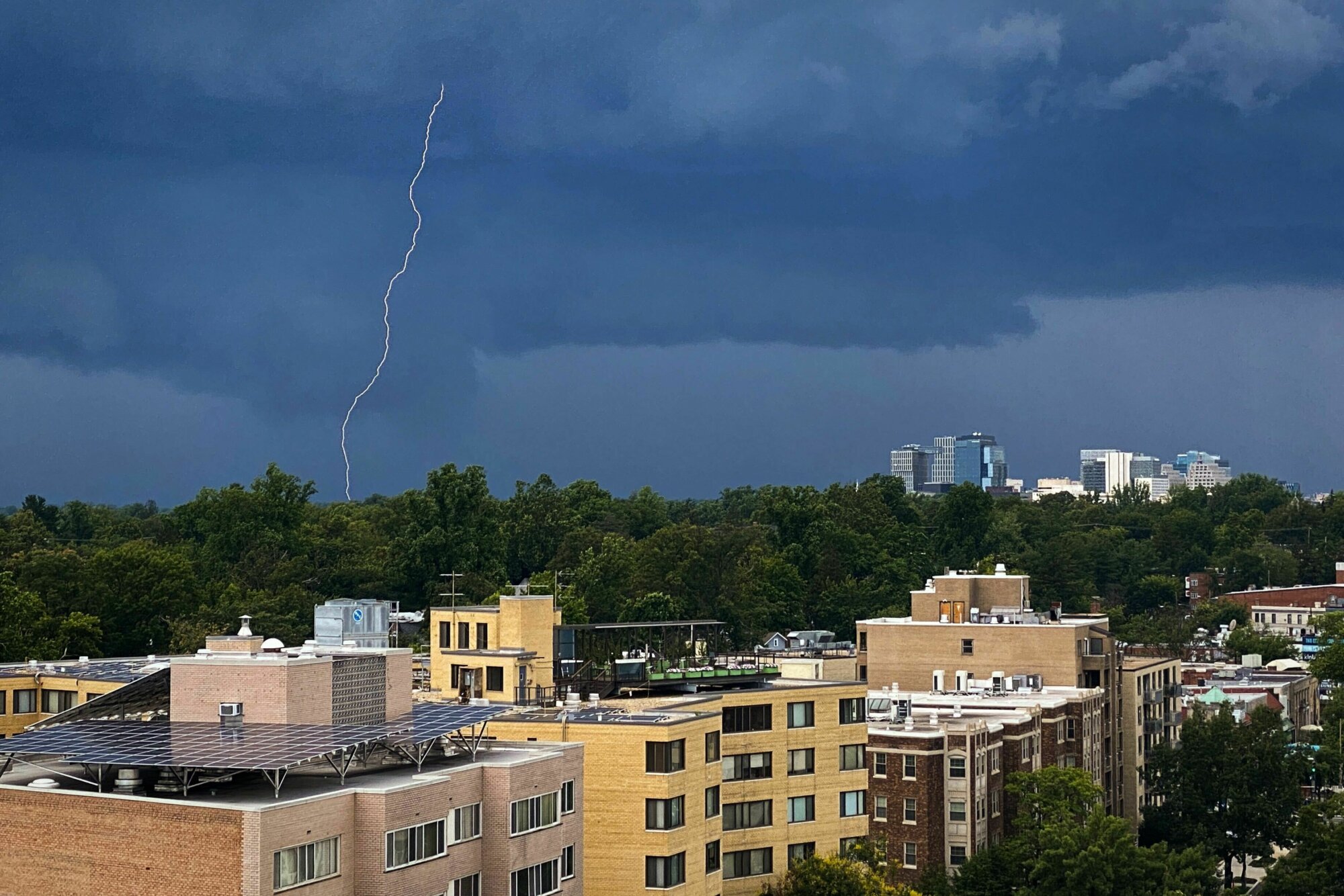 Damages Reported After Tornado Warnings Thunderstorms In Dc Area