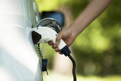VDOT unveils electric car charging station finder