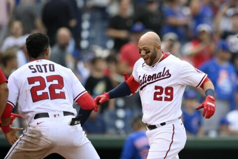Hernandez’s HR in 9th gives Nats 6-5 win over Cubs