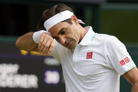 Federer needs 3rd surgery; has ‘glimmer of hope’ to return