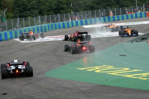 Ocon wins in Hungary, Hamilton 8-point lead after Vettel DQ