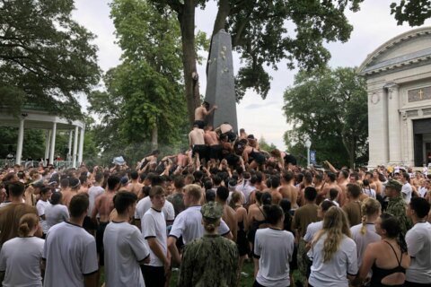 At last: US Naval Academy Class of 2023 takes on Herndon Monument climb delayed by COVID-19