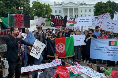 Afghans protest near White House to denounce Taliban takeover of Kabul