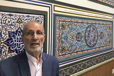 Sanctions on Iran block mosque from claiming religious tiles