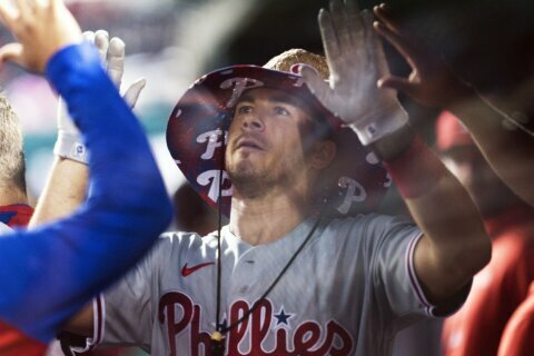 Harper’s home run helps Phillies to 5-4 win over Nationals