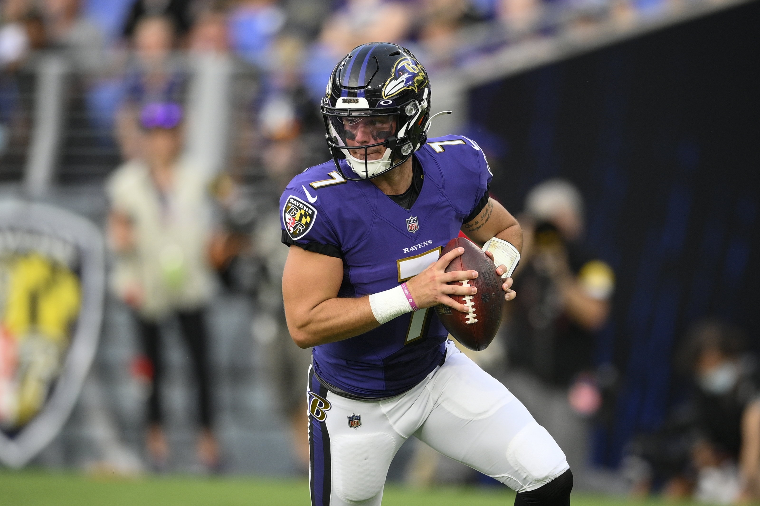 Mayfield shines in final tuneup for regular season; Buccaneers hold off  Ravens 26-20 - WTOP News