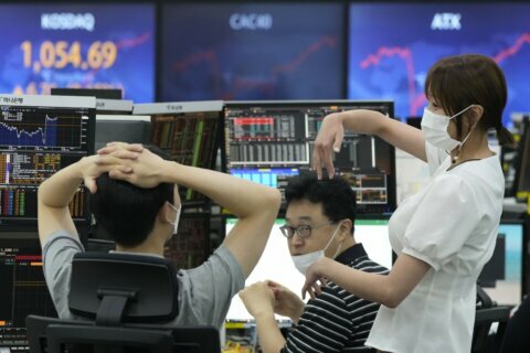 Asian stocks sink as investors watch for US jobs data