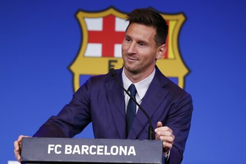 Messi's arrival at PSG would give coach tactical headache