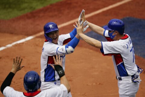 Olympics video: Japan rallies against bullpen to beat US baseball