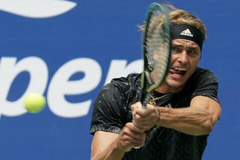 Djokovic tops teen “Ruuune!” at US Open in calendar Slam bid