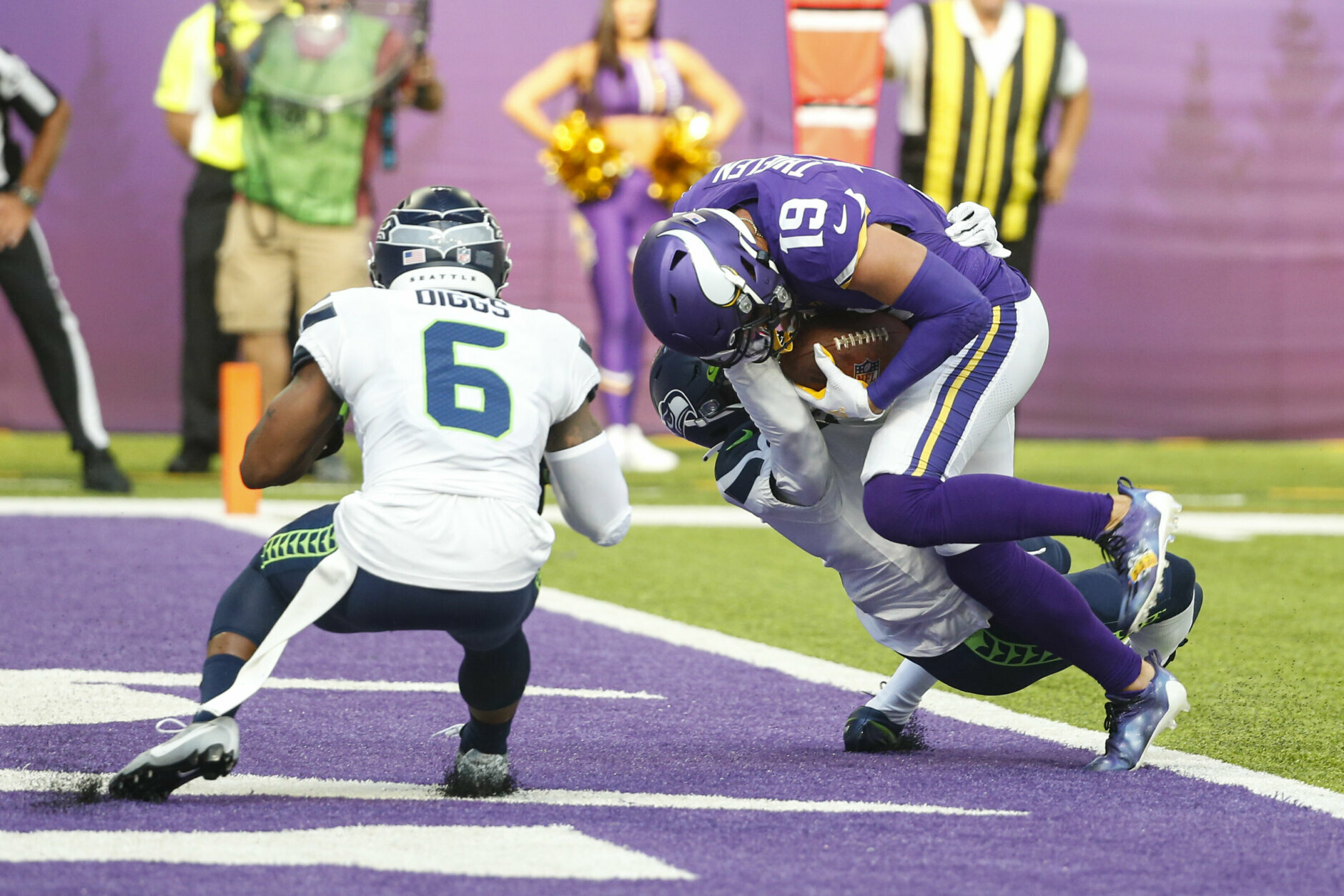 <p><em><strong>Seahawks 17</strong></em><br />
<em><strong>Vikings 30</strong></em></p>
<p>Seattle gave up 23 unanswered points to a Minnesota squad that hadn&#8217;t beaten them in 12 years, proving yet again the Legion of Boom days are a distant memory. The NFC West is way too tough for the Seahawks to blow games like this, and with the Niners and undefeated Rams next up on the schedule, Seattle may already be in trouble.</p>

