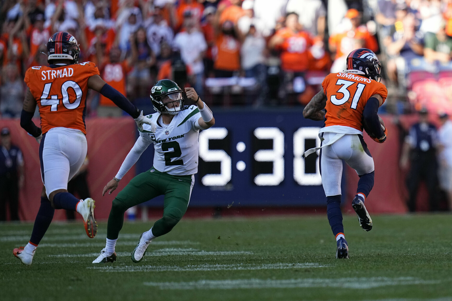 <p><em><strong>Jets 0</strong></em><br />
<em><strong>Broncos 26</strong></em></p>
<p>Denver is 3-0 for the first time in five years but it bears pointing out their early-season schedule has been marshmallowey soft. With games against the rival Raiders and the AFC North sans Cincinnati, we&#8217;re about to find out how good these Broncos really are.</p>
<p>But after 12 straight September losses, we know how bad the Jets are &#8212; and they&#8217;re about to match the NFL record of 13 straight losses in the month when Tennessee comes and takes a bite out of New York in the Big Apple.</p>
