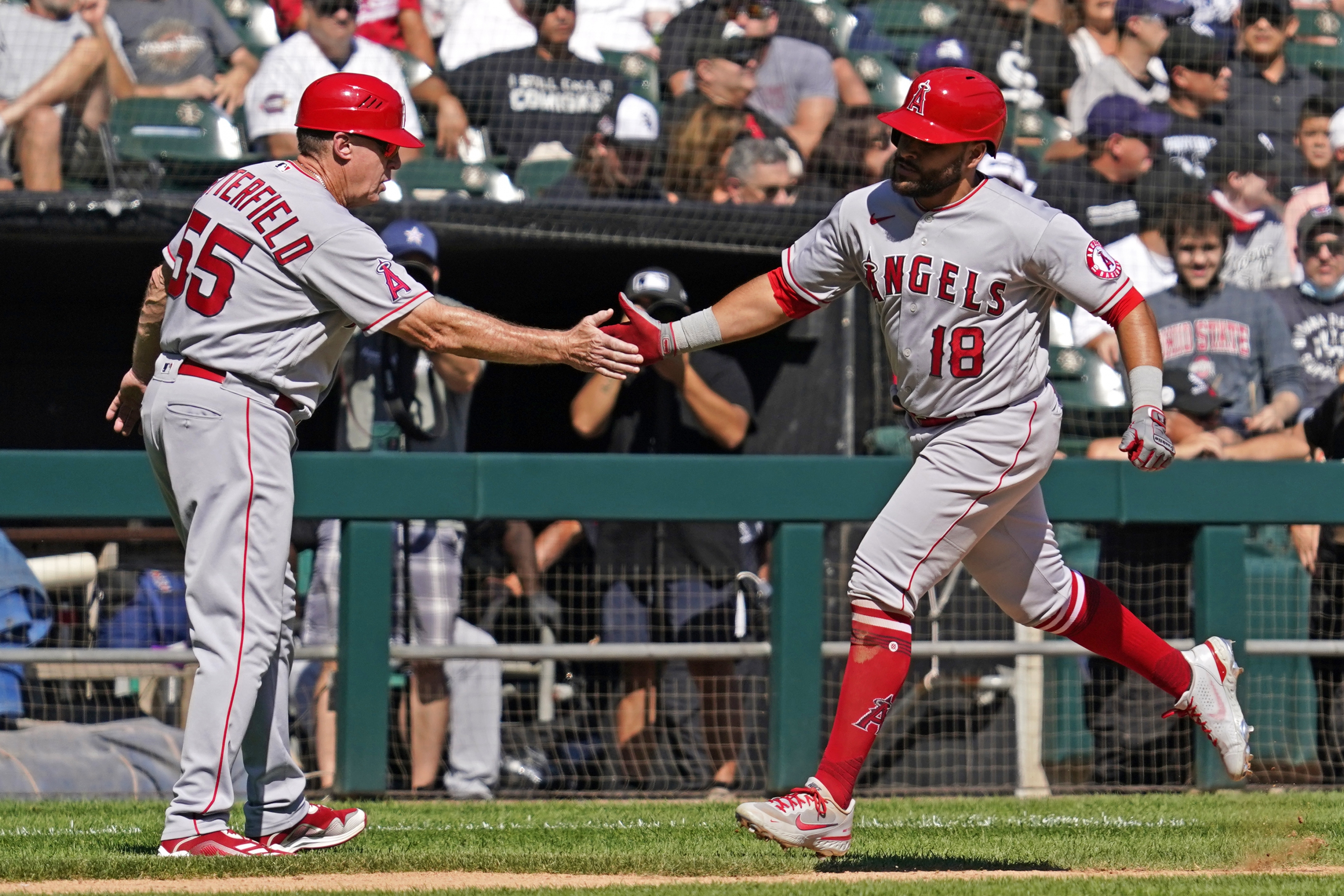 White Sox reinstate Yoan Moncada from IL, and they need his bat to