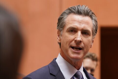 Newsom, GOP rivals seek votes in California recall's final weekend