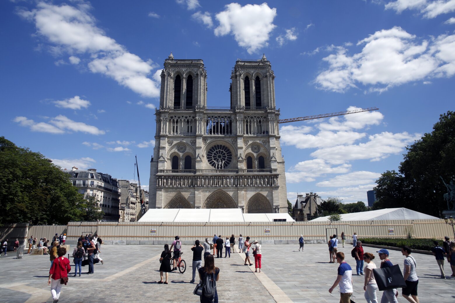 Photo of Une nouvelle technologie interactive amène la cathédrale Notre-Dame dans la région