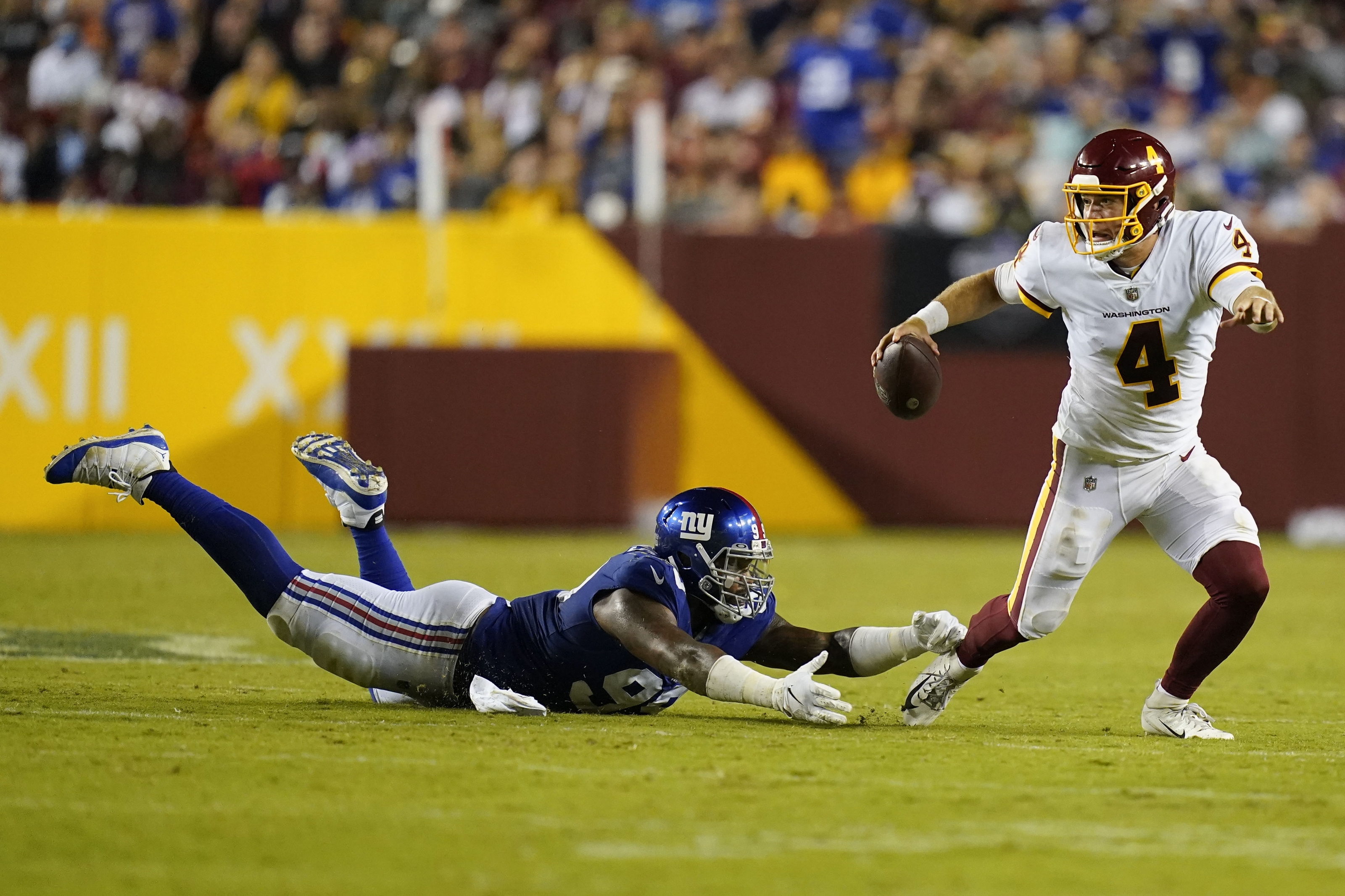 Hopkins converts 2nd chance, Washington beats Giants 30-29 - WTOP News