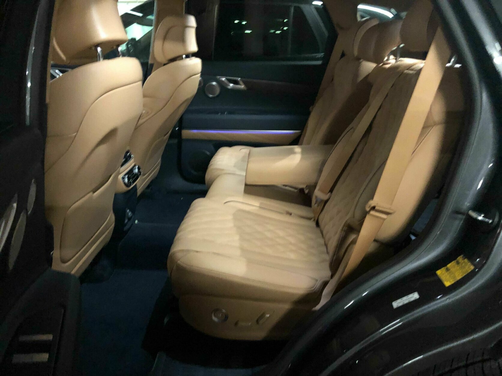<p>GV80 models are available with two or three rows. My model came with five seats and plenty of space for people and gear.</p>
