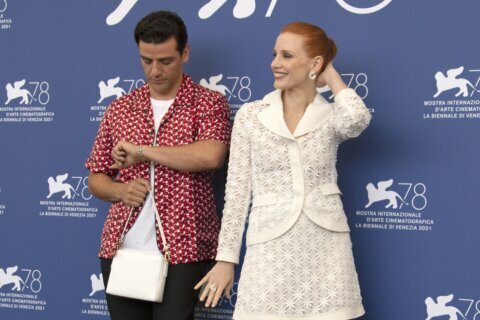 Jessica Chastain and real-life pal Oscar Isaac redo Bergman