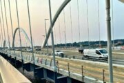 Barricade situation on Frederick Douglass Bridge; DC police ask drivers to avoid area