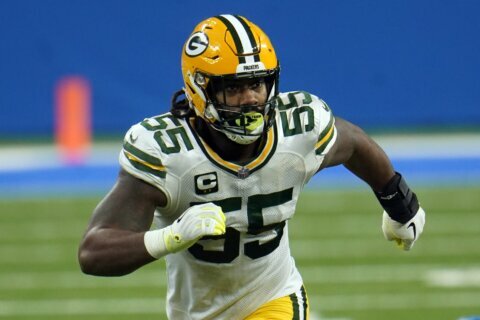 Packers placing OLB Za’Darius Smith on IR due to back issue