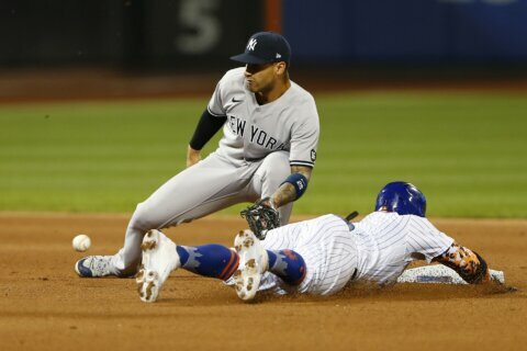 Lindor's 3rd homer lifts Mets whistling past Yanks 7-6