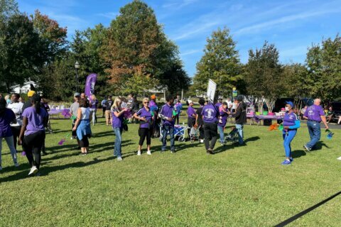 Walk to end Alzheimer’s returns to the DC area