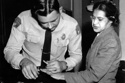 US lawmakers push for federal holiday honoring Rosa Parks on the anniversary of her arrest