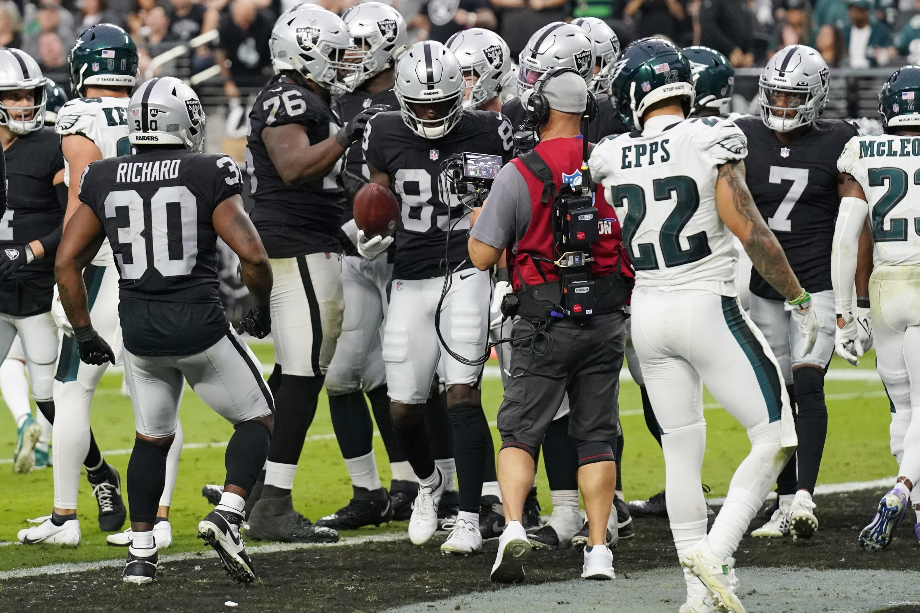 Las Vegas Raiders Open Allegiant Stadium With 34-24 Win Over New