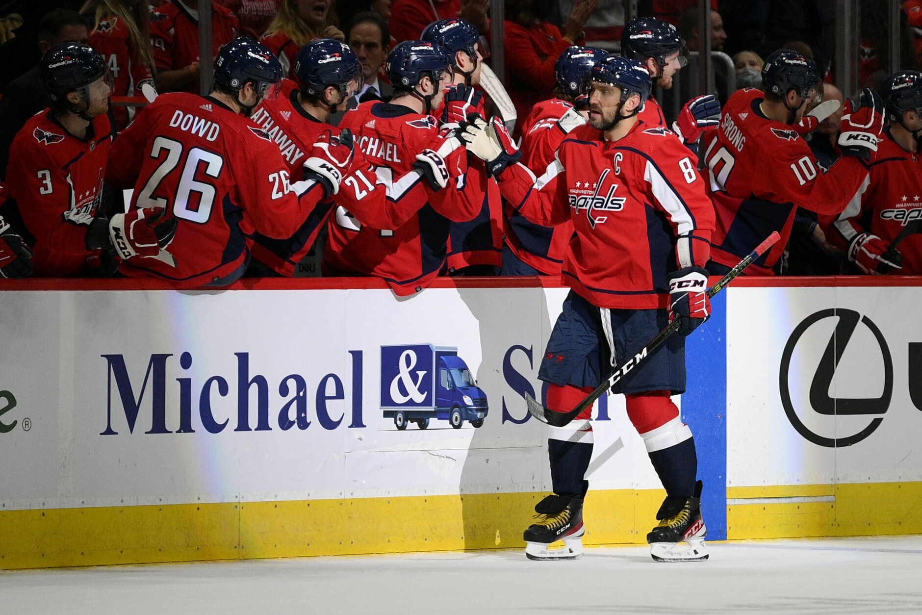 Capitals' Alex Ovechkin gets hat trick, nears power-play record
