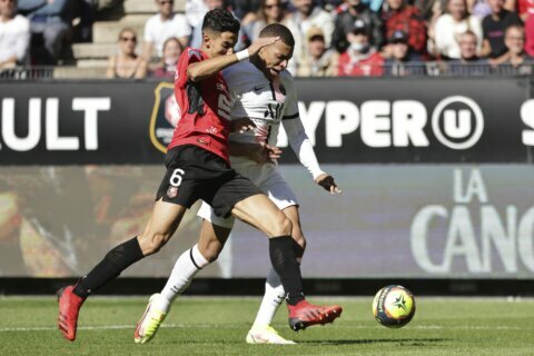 Rennes beats PSG 2-0 to hand league leader its 1st defeat