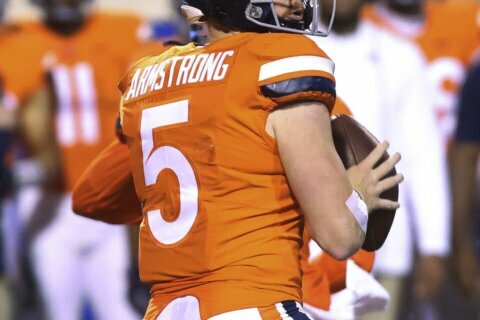 Armstrong’s six TDs lift Virginia past Yellow Jackets, 48-40