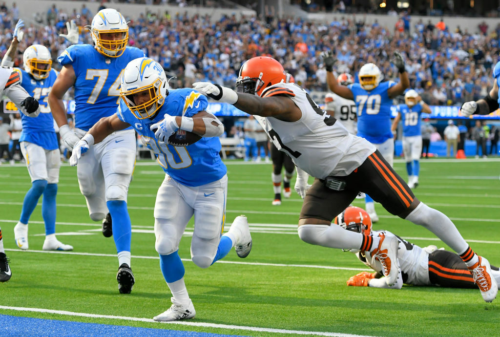 <p><em><strong>Browns: 42</strong></em><br />
<em><strong>Chargers: 47</strong></em></p>
<p>Remember when the Chargers were the hard luck team that lost a bunch of close games? Well, if this win to improve to 4-1 for the first time in seven years hasn&#8217;t reversed that <em>yearslong</em> trend, I&#8217;m not sure what does. Especially given how rare it is to beat a team that was as dominant as Cleveland offensively.</p>
<blockquote class="twitter-tweet tw-align-center">
<p dir="ltr" lang="en">The Browns scored 42 points, had 532 yards with 0 turnovers.</p>
<p>They are the first team in NFL history including the playoffs to lose when having either</p>
<p>&#8211; 40 Pts and 0 turnovers OR<br />
&#8211; 40 Pts, 500 yards and 0 turnovers</p>
<p>h/t <a href="https://twitter.com/EliasSports?ref_src=twsrc%5Etfw">@EliasSports</a> <a href="https://t.co/f9PoDinGc0">pic.twitter.com/f9PoDinGc0</a></p>
<p>— ESPN Stats &amp; Info (@ESPNStatsInfo) <a href="https://twitter.com/ESPNStatsInfo/status/1447344431980498944?ref_src=twsrc%5Etfw">October 10, 2021</a></p></blockquote>
<p><script async src="https://platform.twitter.com/widgets.js" charset="utf-8"></script></p>
