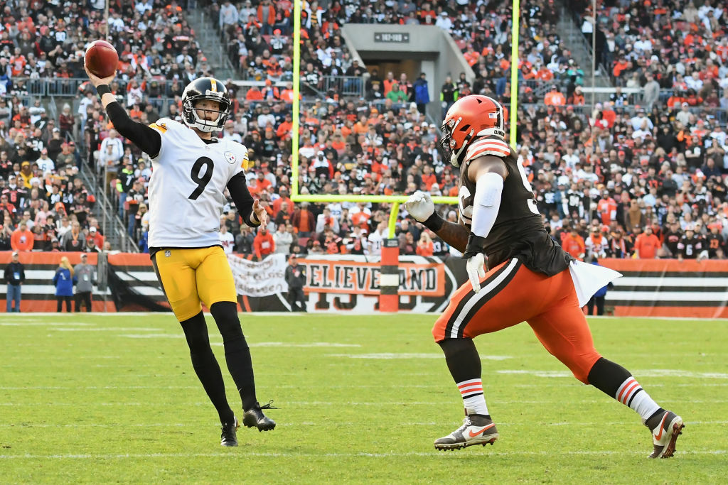 <p><em><strong>Steelers 15</strong></em><br />
<em><strong>Browns 10</strong></em></p>
<p>Good for Pittsburgh grabbing a season-saving win in Cleveland — but why run a fake field goal that literally knocks your kicker out when you could just keep future Hall of Fame QB Ben Roethlisberger — who sports a 12-2-1 record in Cleveland and 24-3-1 against the Browns overall — on the field to get you that play? The Steelers are lucky to escape real damage here but may not be so fortunate if Chris Boswell — the NFL&#8217;s most accurate kicker over the last two-plus seasons — is sidelined for an extended period.</p>
